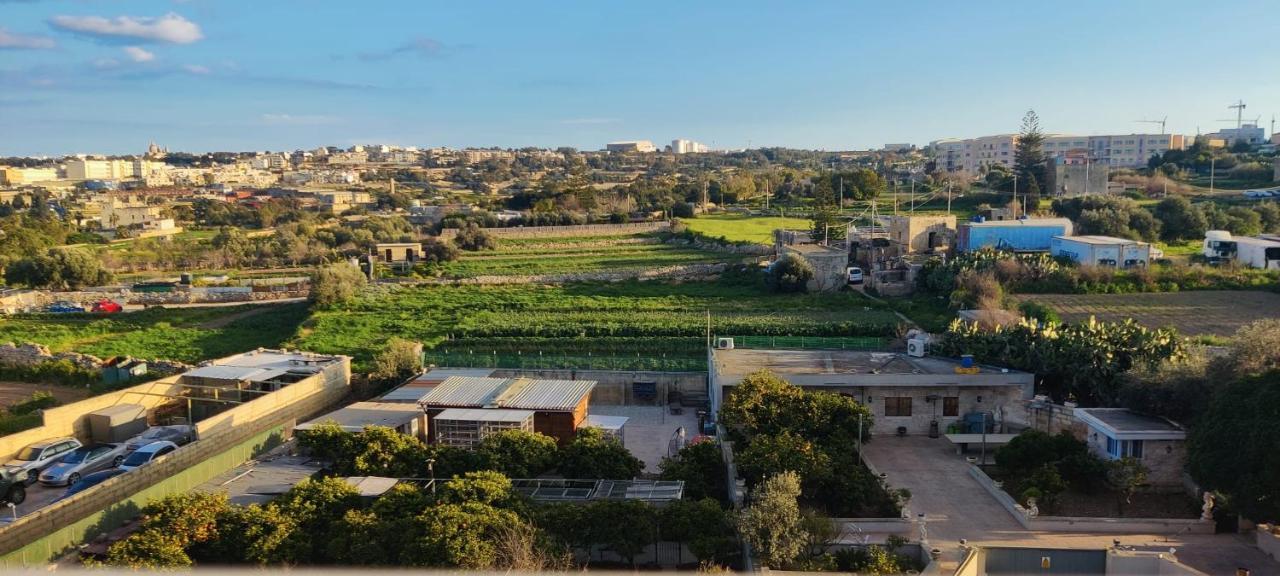 Blu-M Central Qormi Exterior foto
